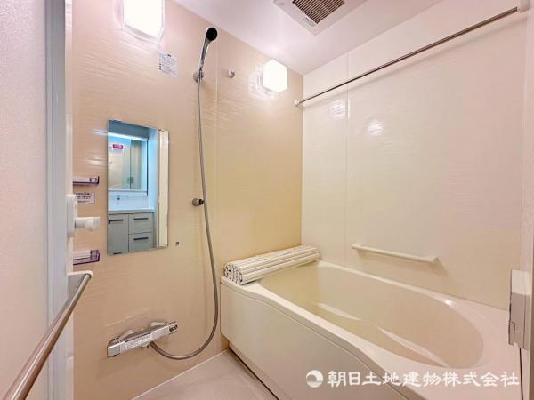 浴室乾燥機付きのバスルーム 【内外観】浴室