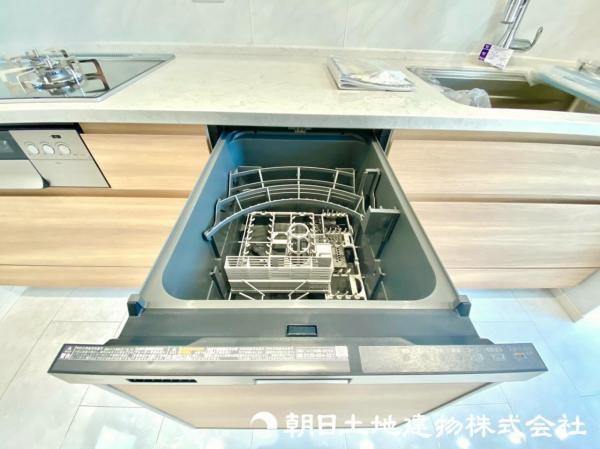 後片付けもラクラクな食器洗乾燥機付 【内外観】キッチン