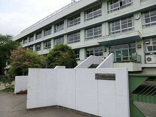 『稲城市立第二中学校』まで徒歩11分！(約750m) 【周辺環境】中学校
