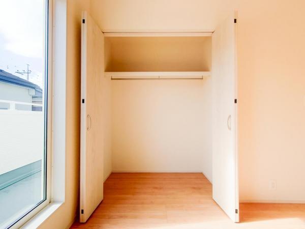 お部屋を広く使える各室収納スペース付です 【内外観】収納