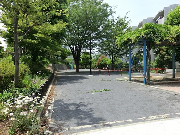 餅井坂公園まで約510ｍ 【周辺環境】公園