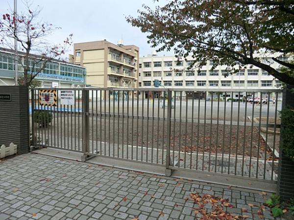 横浜市立鶴見小学校まで約600ｍ 【周辺環境】小学校
