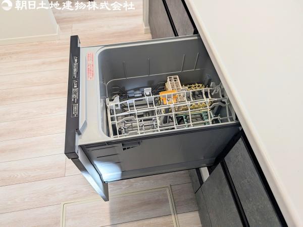 食洗器は洗うだけでなく乾燥にも大いに役立ちます。 【設備】その他設備