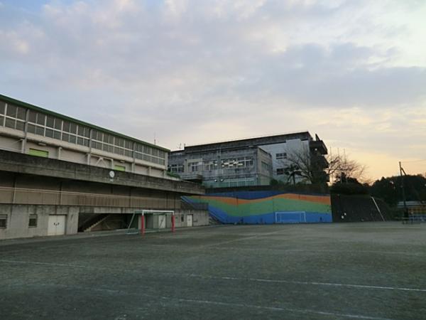 横浜市立南舞岡小学校300ｍ 【周辺環境】小学校