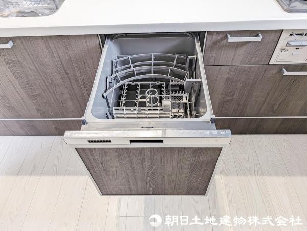 ＜キッチン＞ご家族４人分の食器類を洗浄できる容量の食洗機付です。 【設備】その他設備