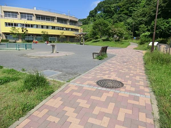 戸塚公園 690ｍ 【周辺環境】公園