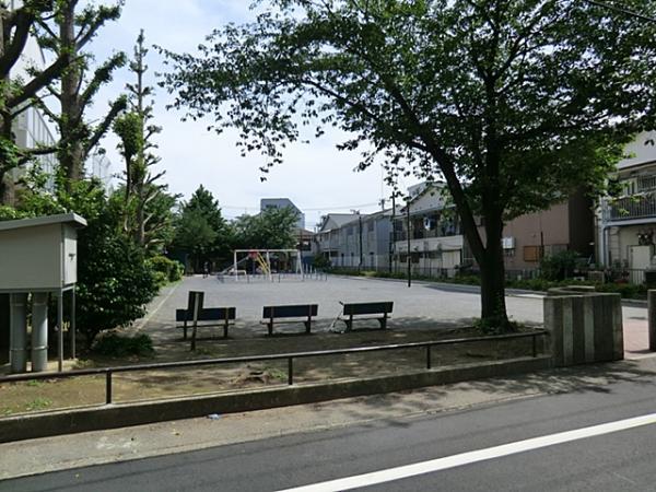 西寺尾公園840ｍ 【周辺環境】公園