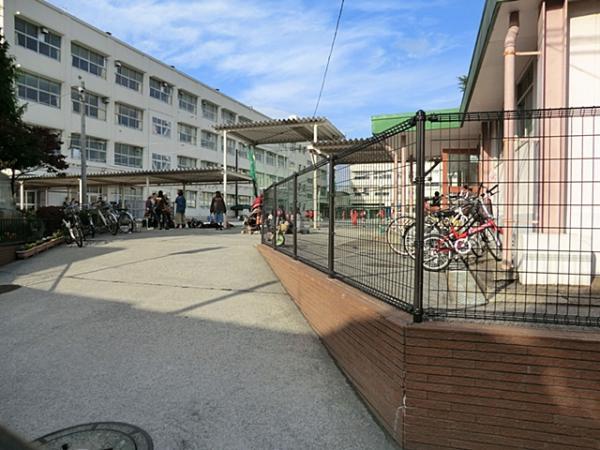 横浜市立大曽根小学校600ｍ 【周辺環境】小学校