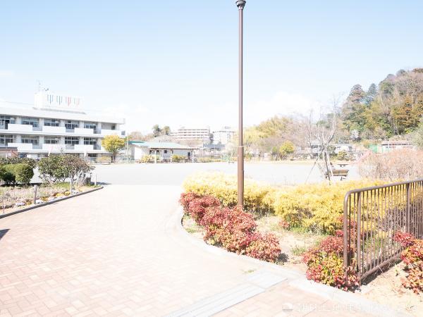 舞岡川遊水地公園　約350ｍ 【周辺環境】公園
