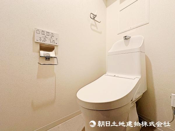 心地良い使用感の、ウォシュレット付きトイレ！ 【内外観】トイレ