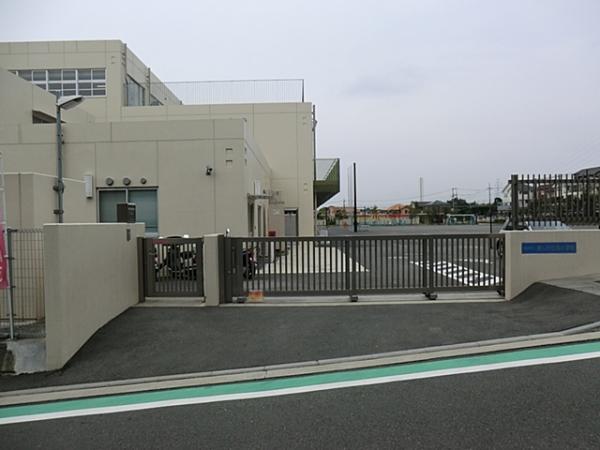横浜市立美しが丘西小学校まで約290ｍ 【周辺環境】小学校
