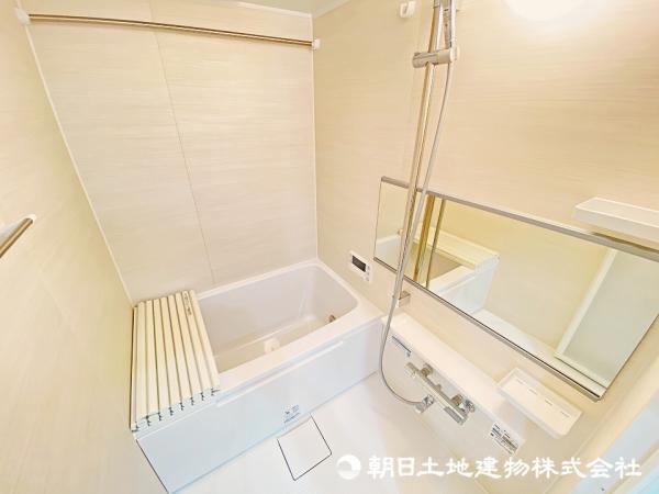 ゆったりとくつろげるバスルームを新規採用！暖房・乾燥機能付きで一日の疲れをリフレッシュ！ 【内外観】浴室