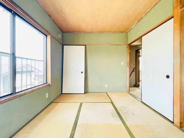 床に直接寝具を敷ける畳のお部屋は客室としても重宝します 【内外観】リビング以外の居室