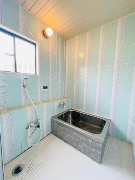 耐水性・耐久性に優れたタイル張りの浴室 【内外観】浴室