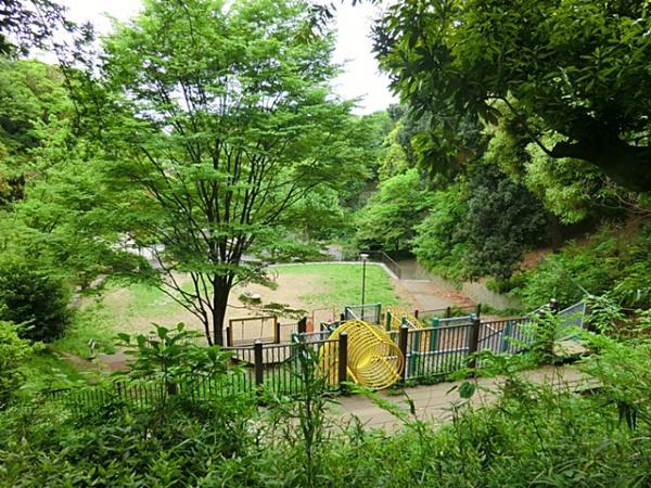 弘明寺公園まで約500ｍ 【周辺環境】公園
