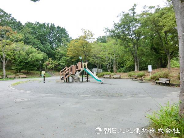 鴨志田公園420ｍ 【周辺環境】公園