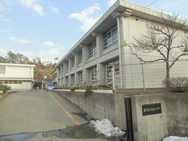 藤沢市立片瀬小学校250ｍ 【周辺環境】小学校