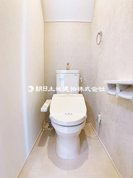 ◆1階トイレ◆快適な洗浄機能付トイレ 【内外観】トイレ