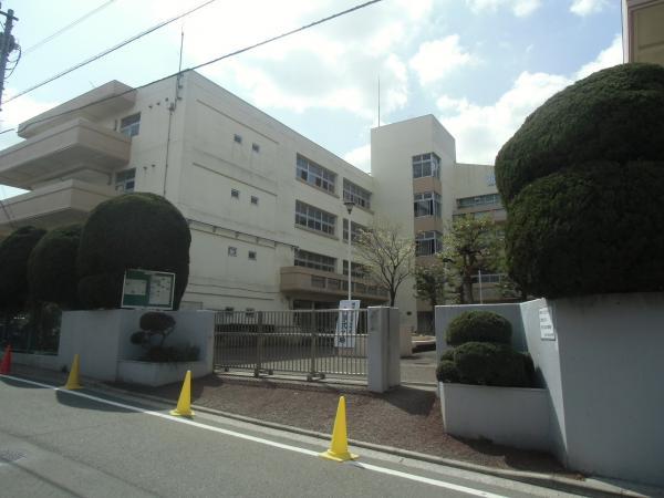 横浜市立西谷中学校1600ｍ 【周辺環境】中学校