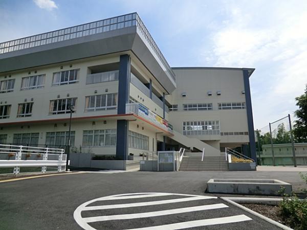 柿生中学校まで約2000ｍ 【周辺環境】中学校