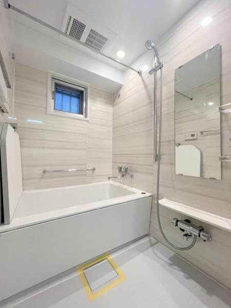 ■浴室乾燥機はカビ防止に、天気を気にせず洗濯を干せて大活躍 【内外観】浴室