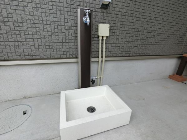 新築時に立水栓を新規で増設しております。洗車、水撒き等多岐にわたって使えます。 【設備】その他設備