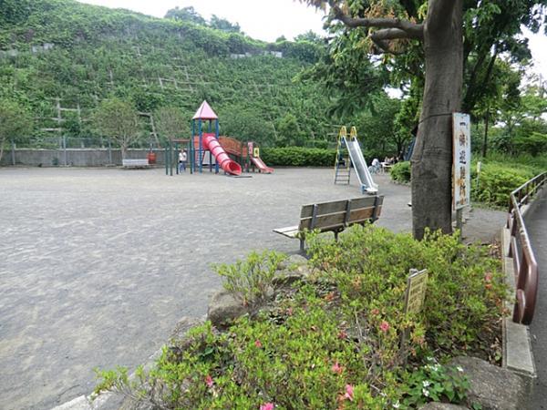 吉田町第二公園まで約350ｍ 【周辺環境】公園