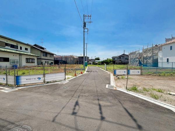 現地外観写真 【内外観】前面道路含む現地写真