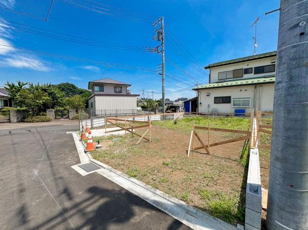 現地外観写真 【内外観】前面道路含む現地写真